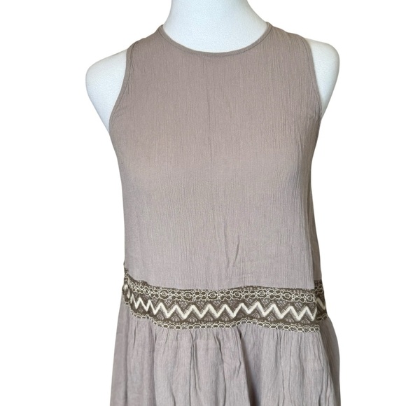 UMGEE Crochet Trim Boho Tan Sleeveless Tunic Top Medium Gauzy Neutral Minimalist - Picture 2 of 9